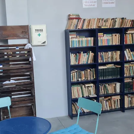 Zoon On 3* كوستِنيست