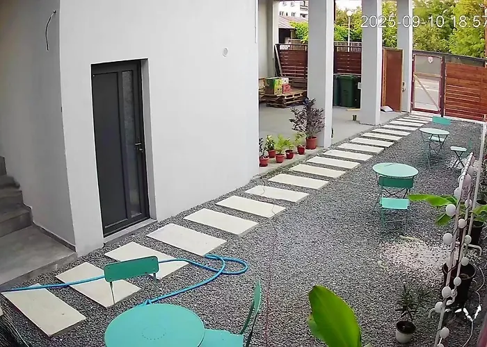 Zoon In Guest house *